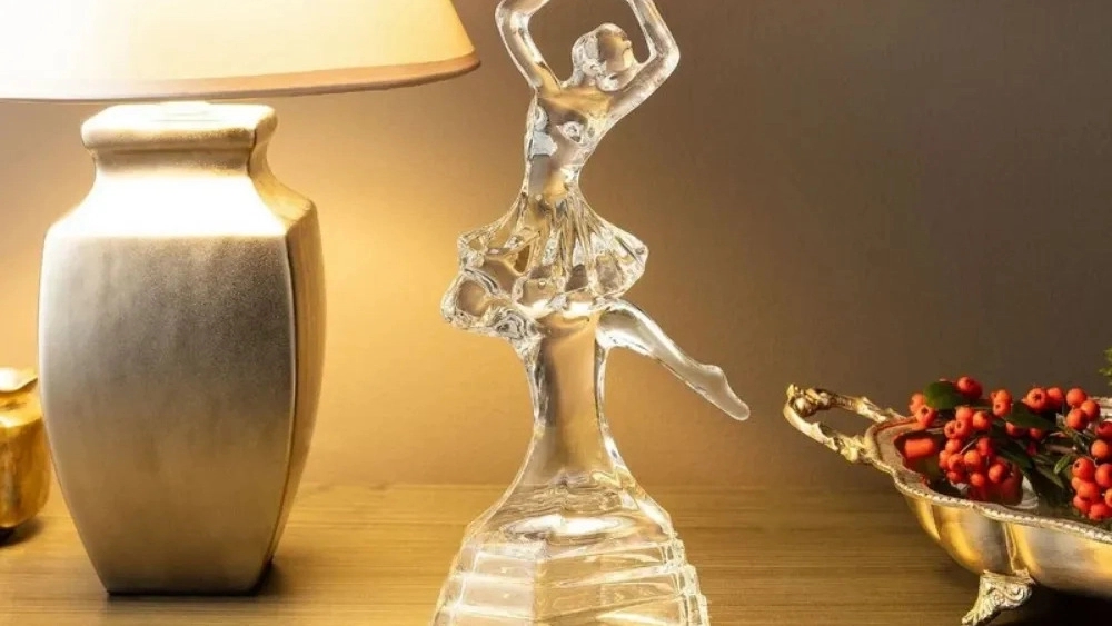 Interior decoration design with Karaj handmade glass sculptures Interior decoration design with Karaj handmade glass sculptures